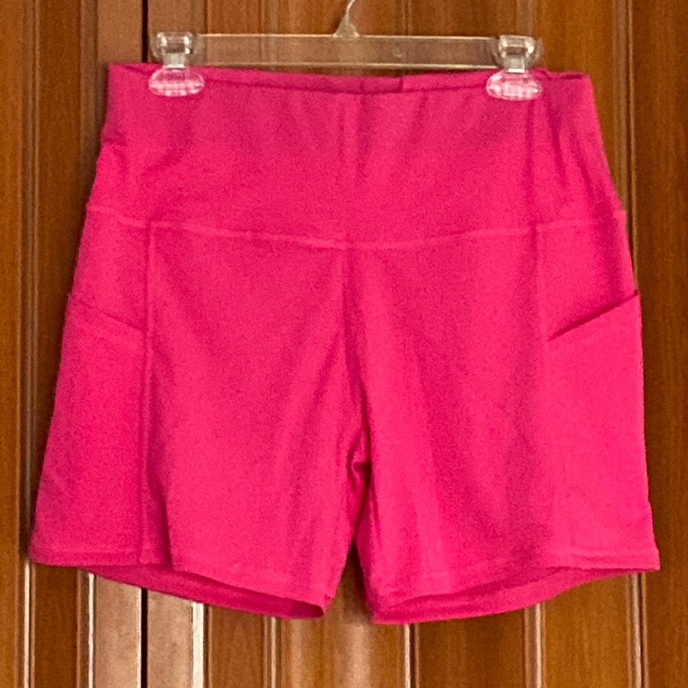 Women's Gym Stretchy Shorts Side Pockets and Ruched Butt Size XL